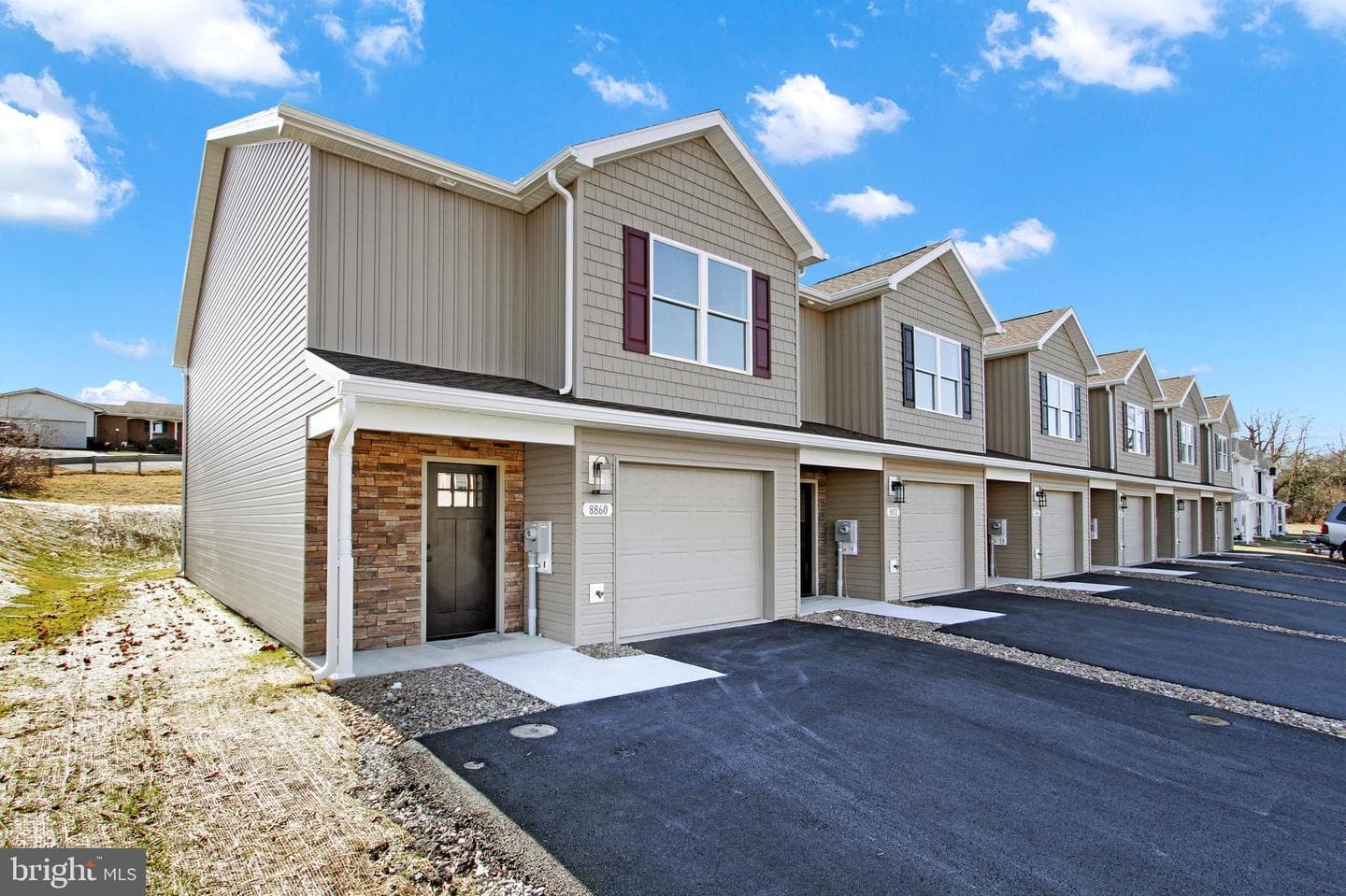 8860 Hillside Way photo 2