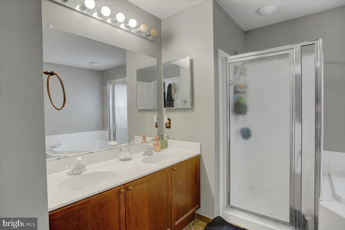 2850 Galaxy Dr. photo 33