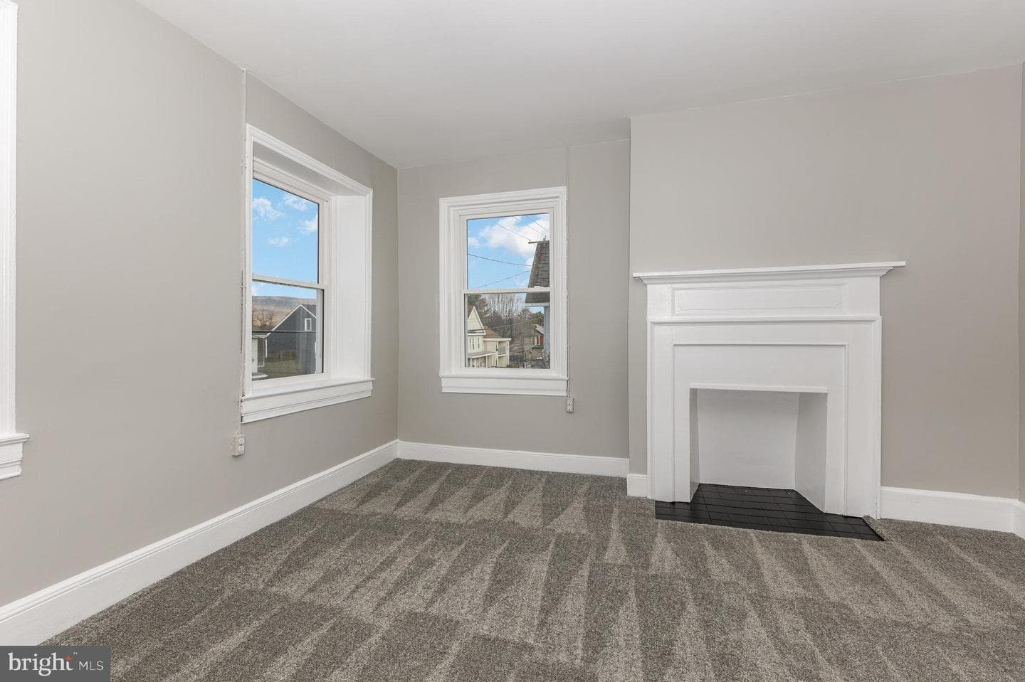 180 W Main Street photo 20