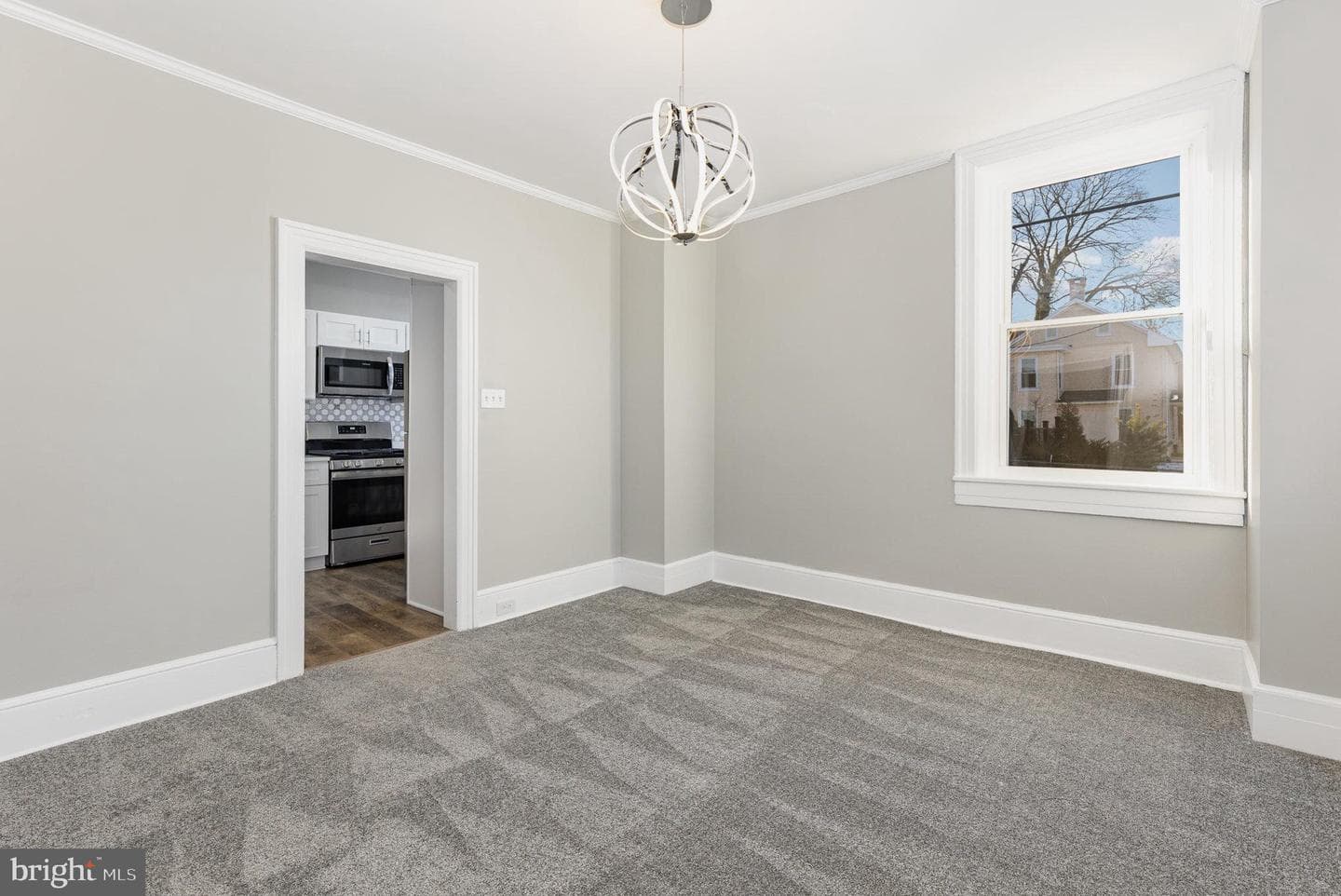 180 W Main Street photo 9