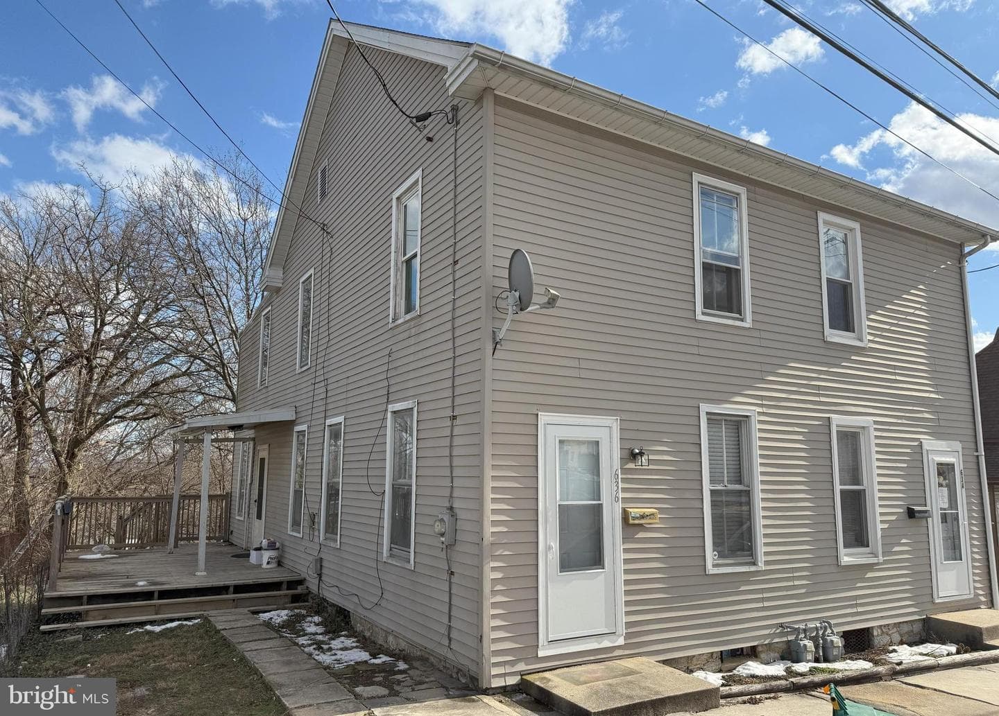 636 Pleasant Street photo 1