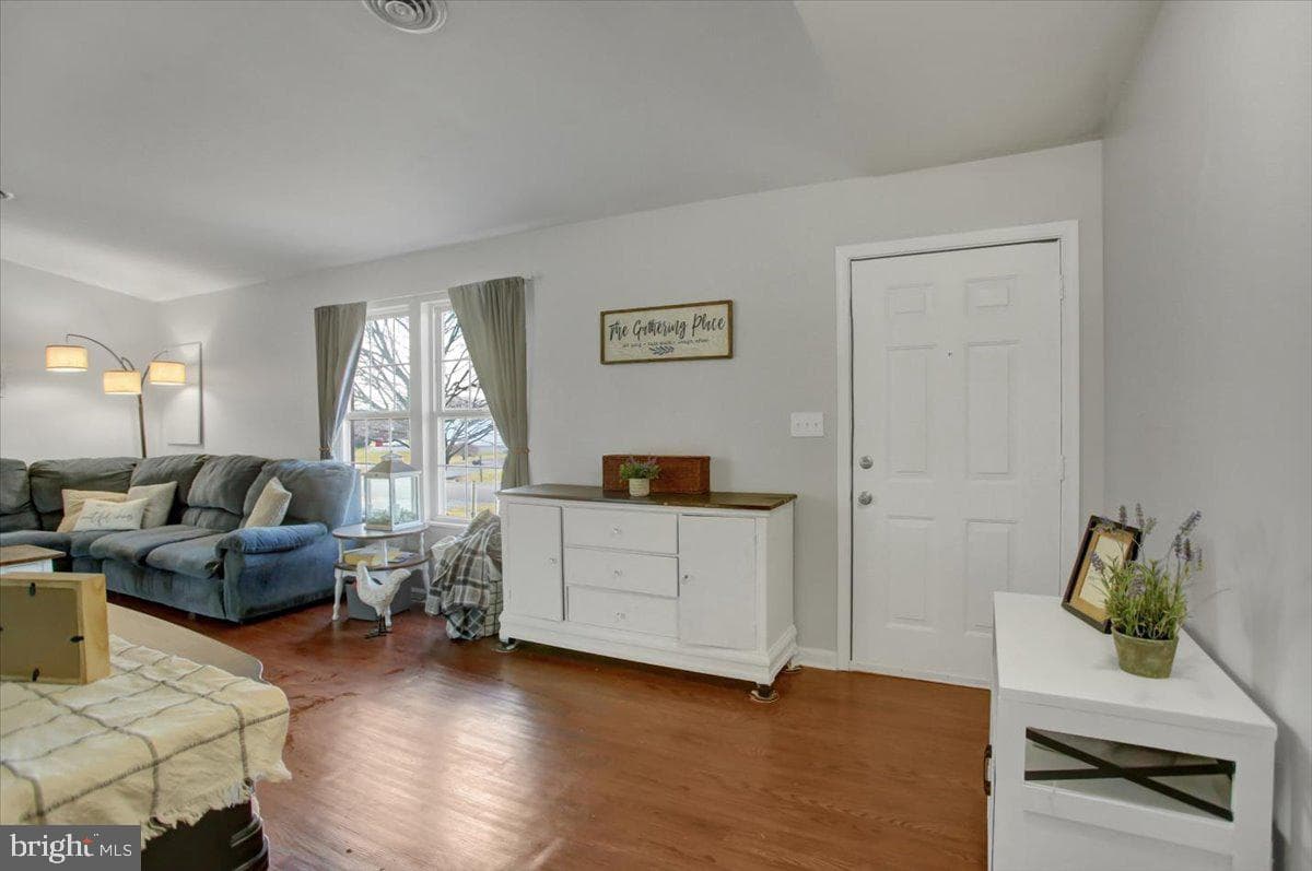 14072 Timothy Drive photo 7