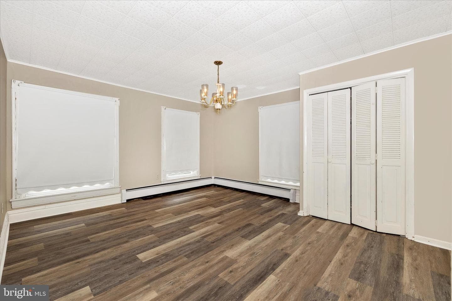 2027 Lincoln Way East photo 24