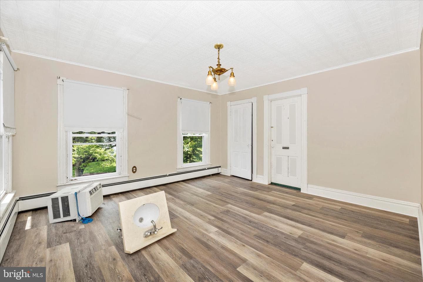 2027 Lincoln Way East photo 29