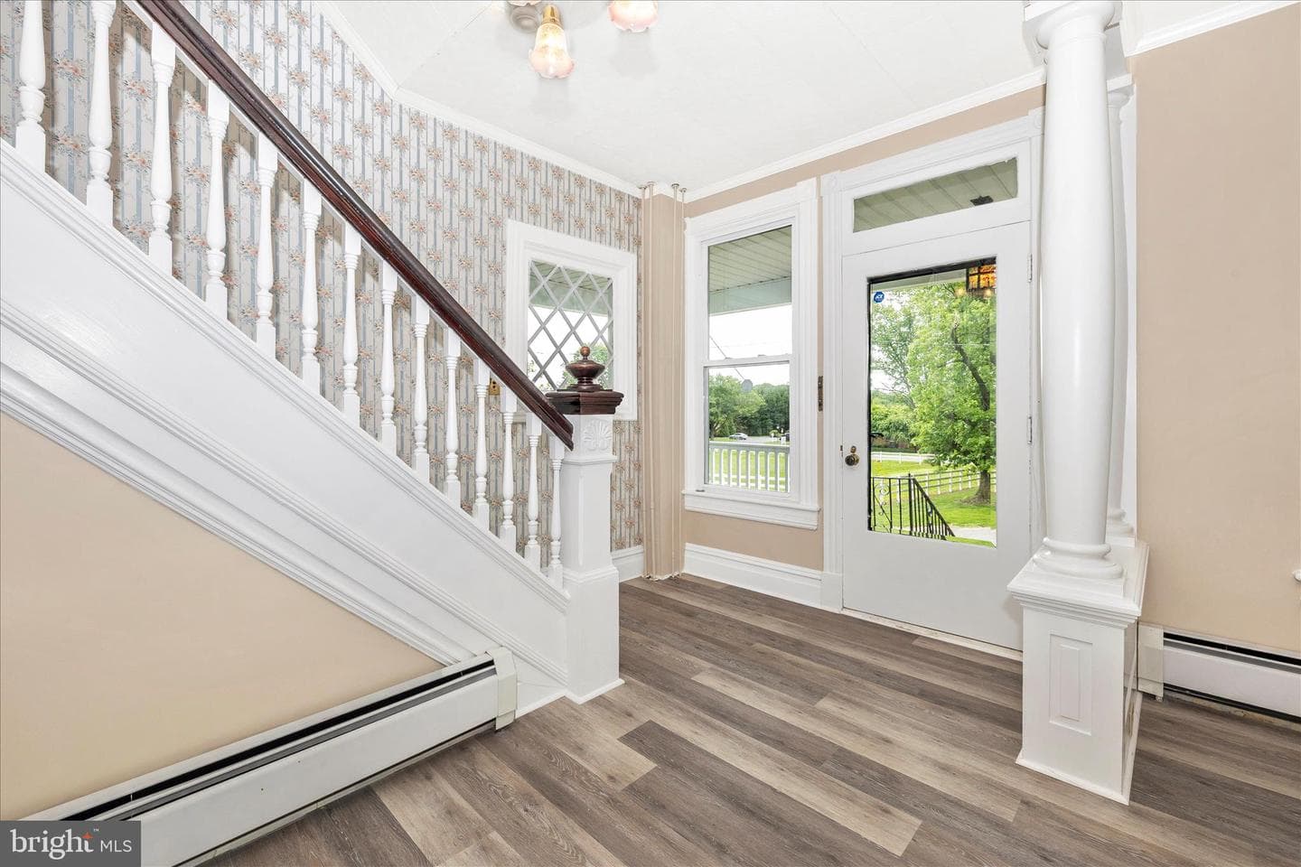 2027 Lincoln Way East photo 4