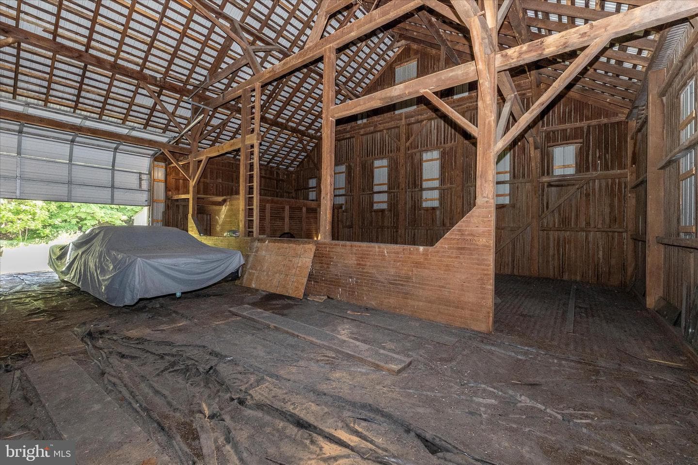 2027 Lincoln Way East photo 57