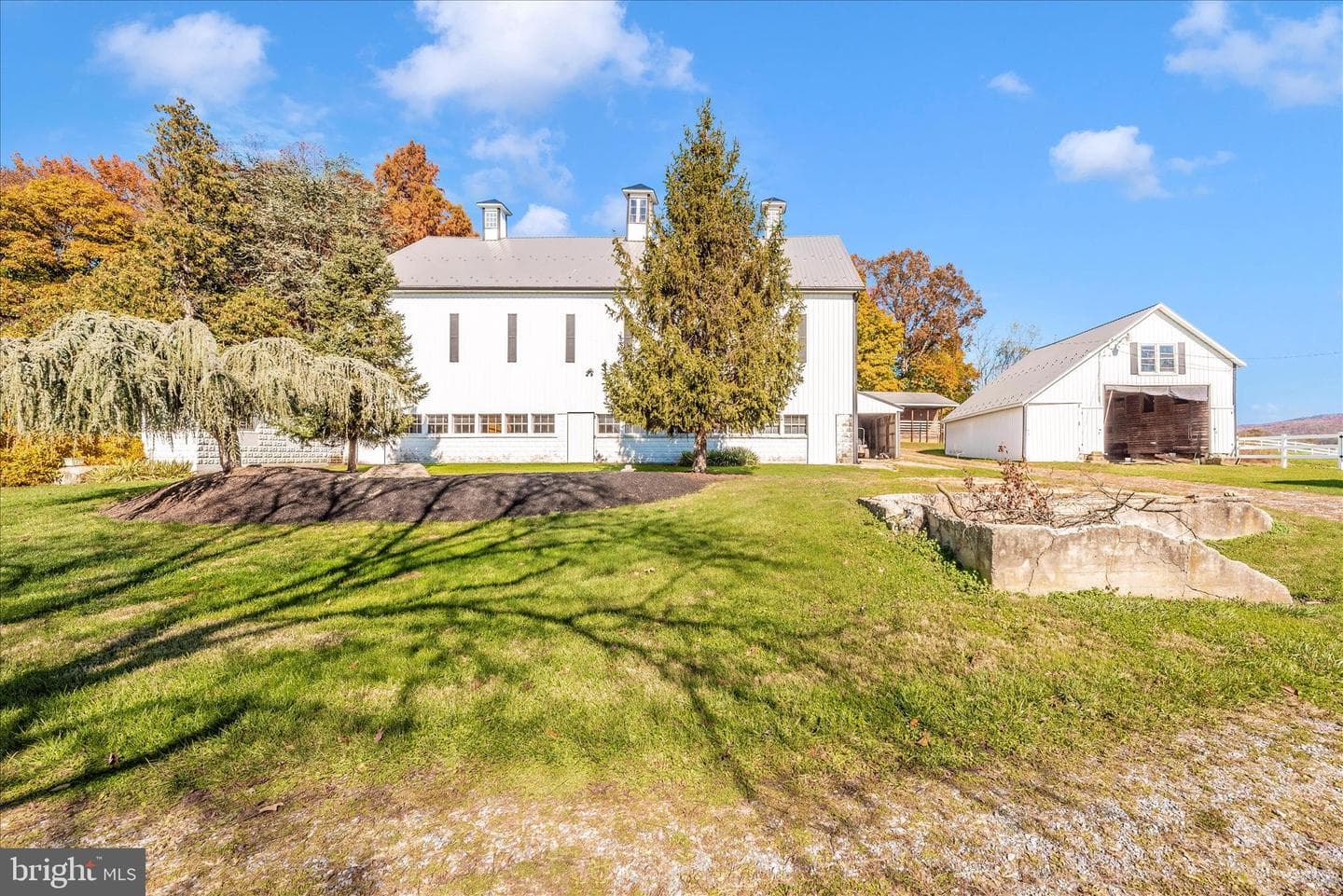 2027 Lincoln Way East photo 74