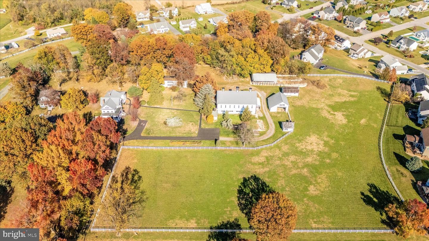 2027 Lincoln Way East photo 90