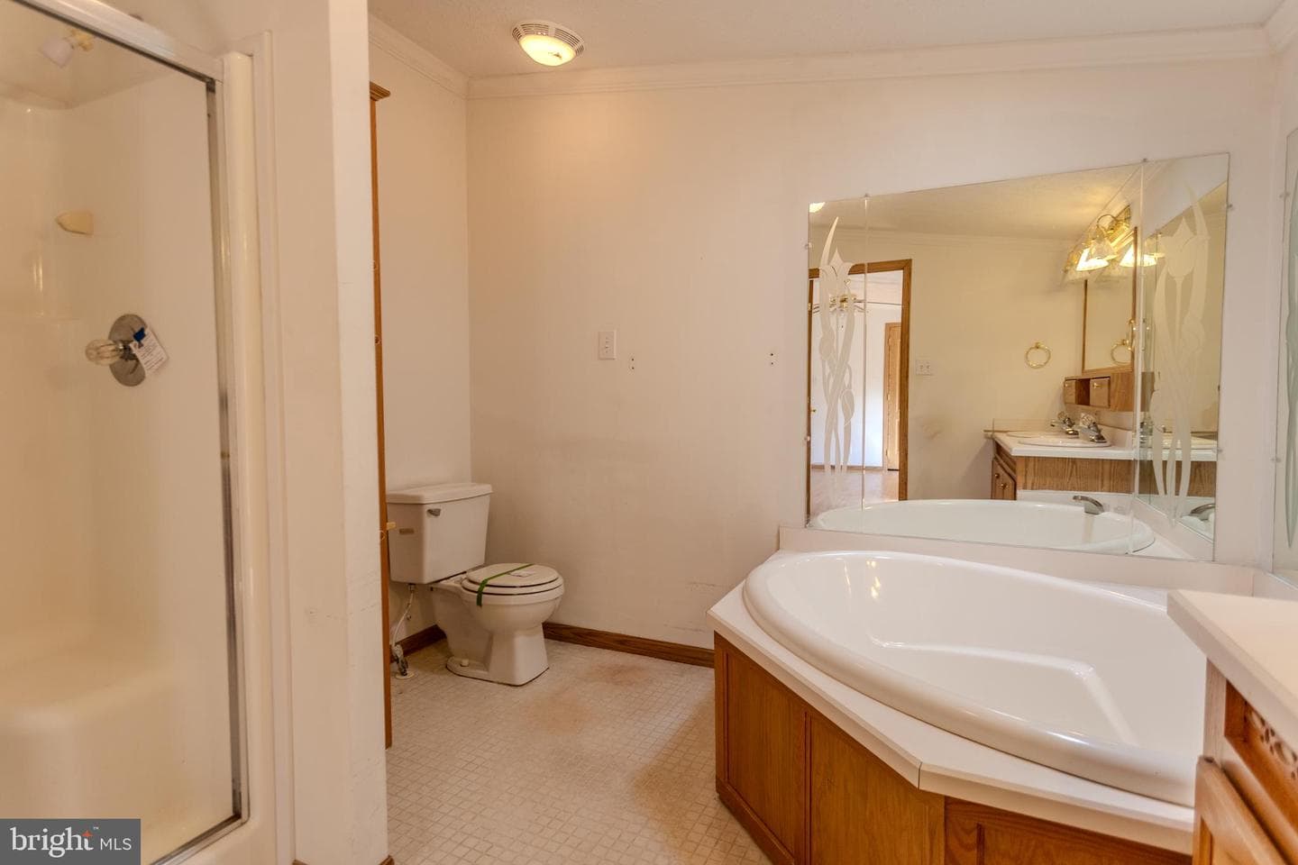 186 Hampton Drive photo 32