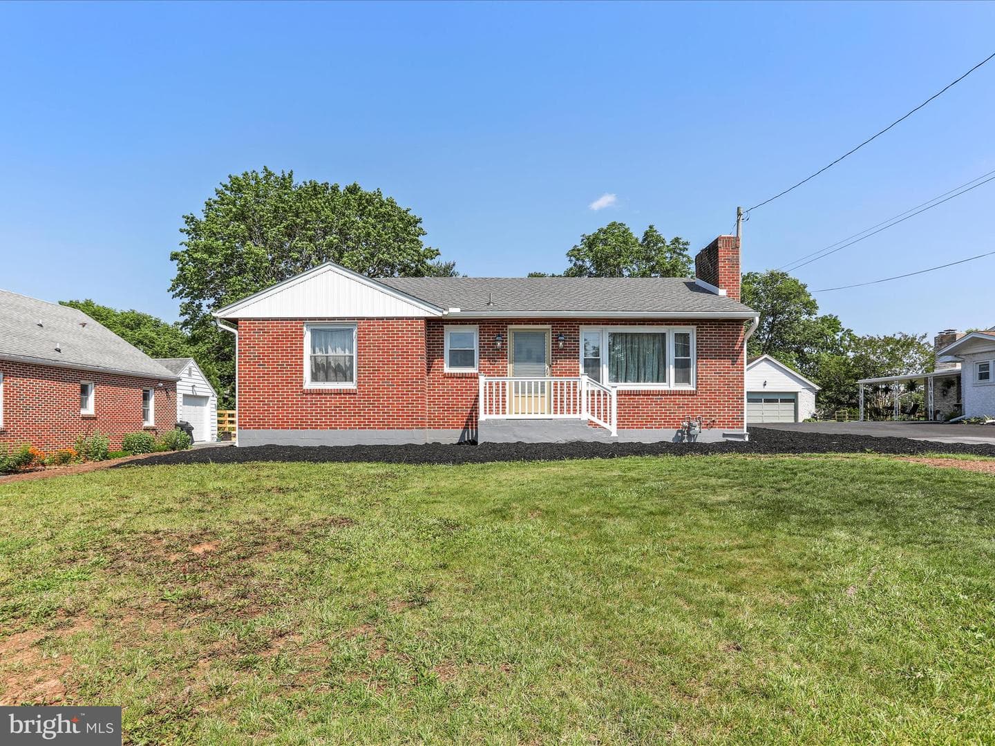 622 S Allison Street photo 2