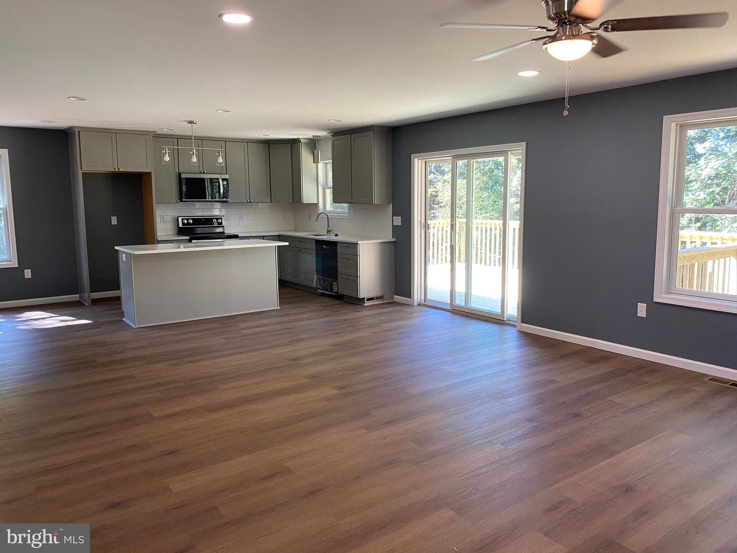 148 Buckingham Drive photo 4