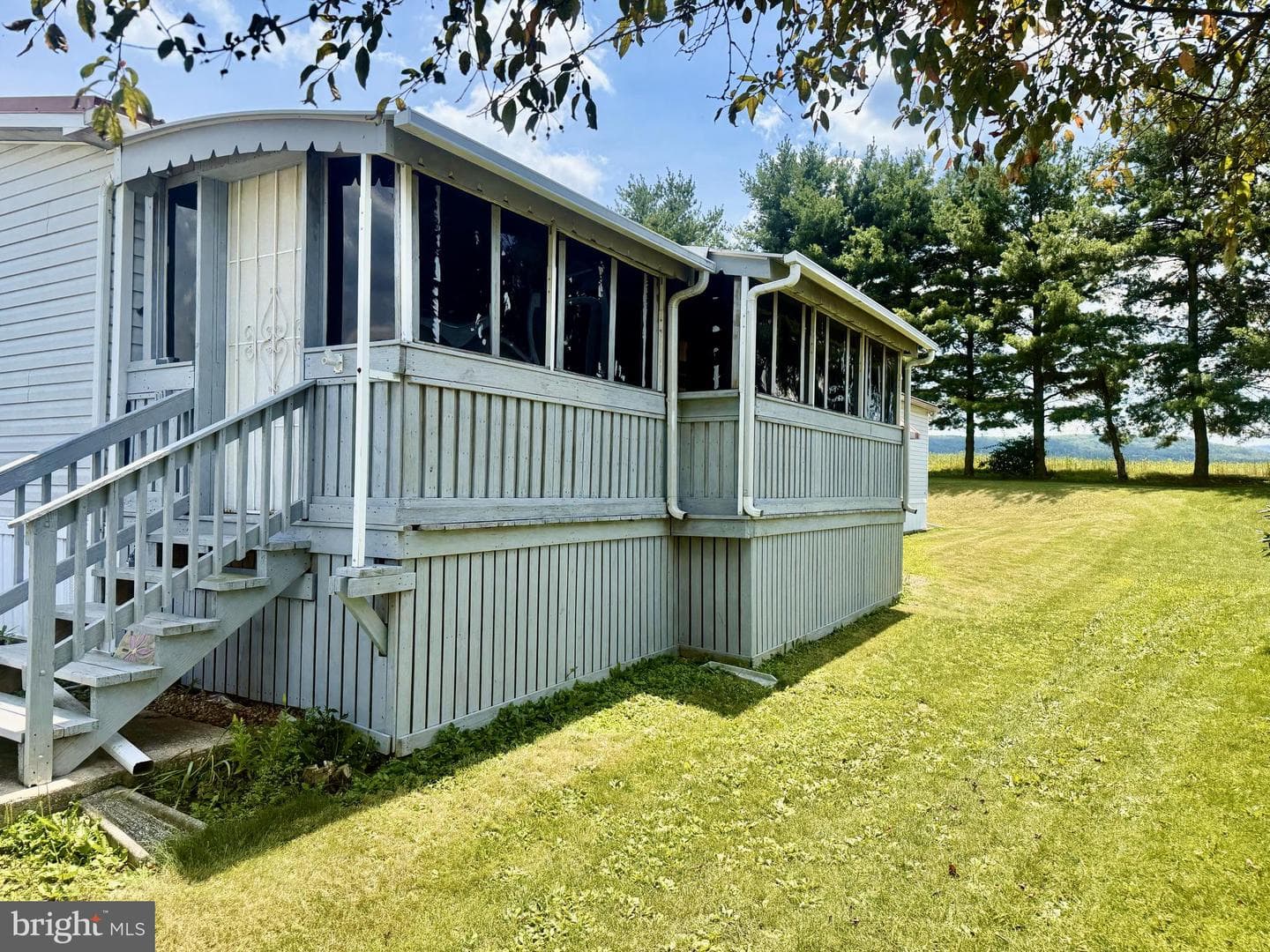 242 Waverly Court photo 34