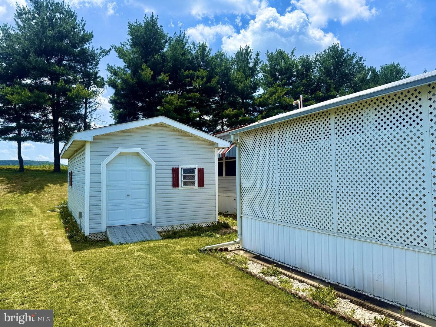 242 Waverly Court photo 37