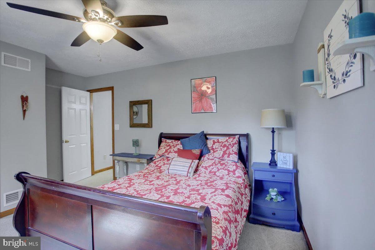 173 Stony Point Avenue photo 36