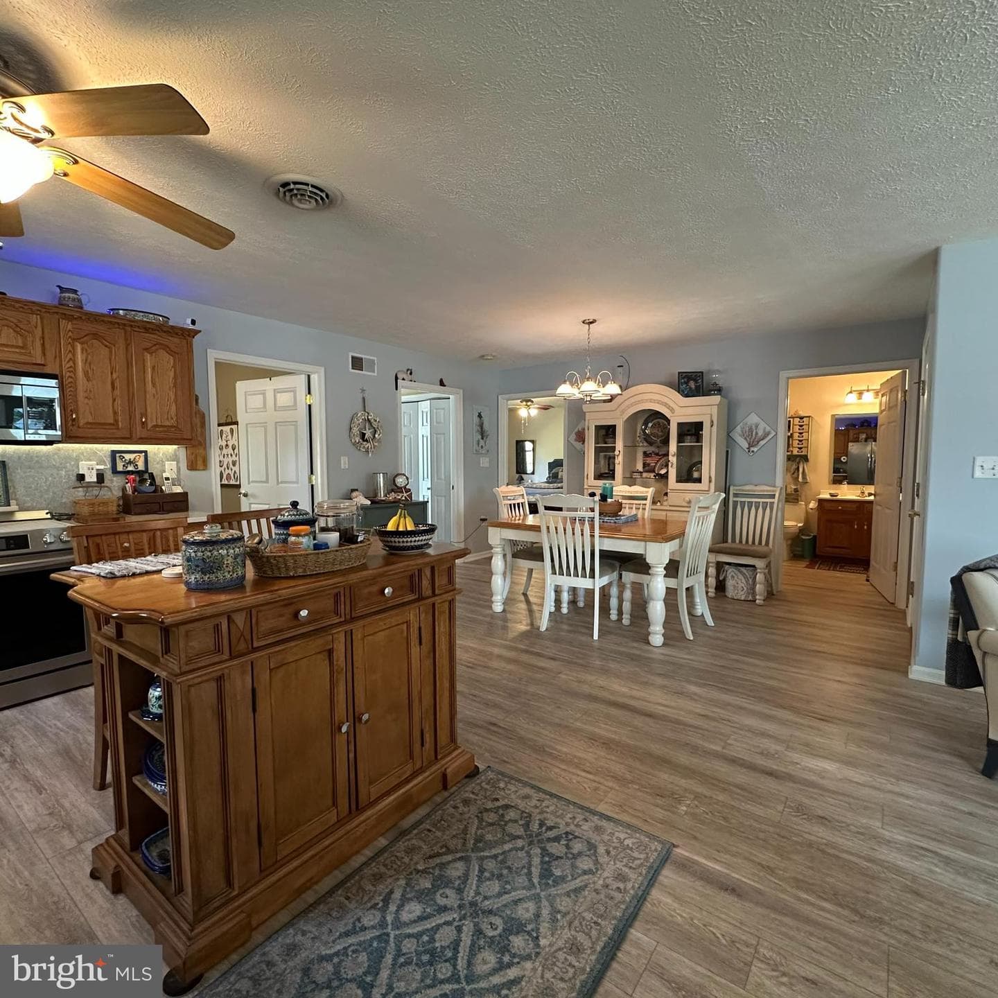 121 Central Way photo 11
