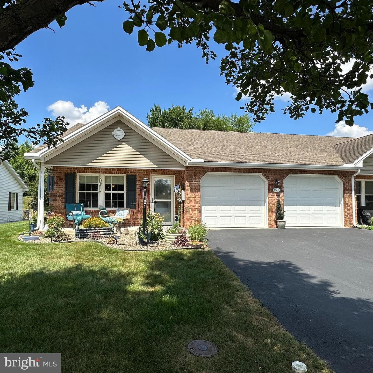 121 Central Way photo 2