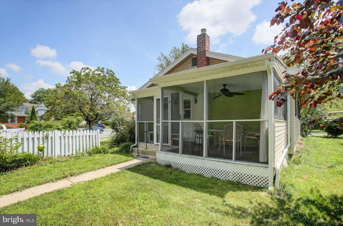 889 Broad Street photo 30