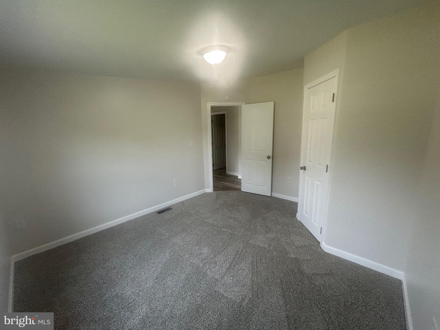 1054 Heather Drive photo 12
