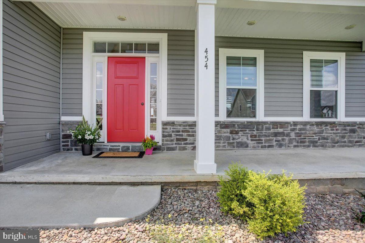 454 Winchester Drive photo 3