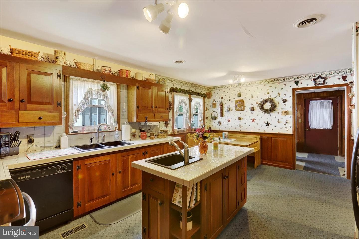 610 Westover Road photo 10
