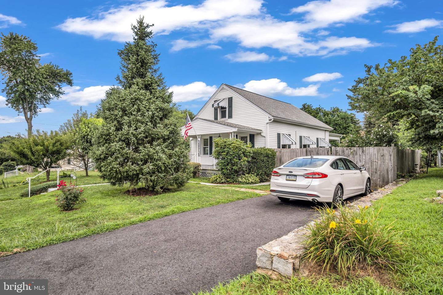 12227 Snyder Avenue photo 29
