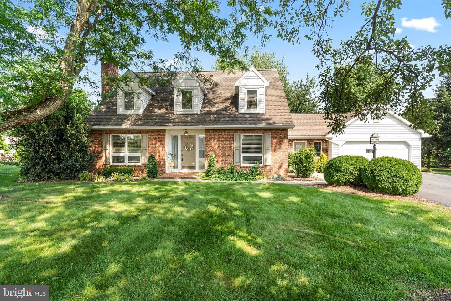3398 Braemar Court photo 2