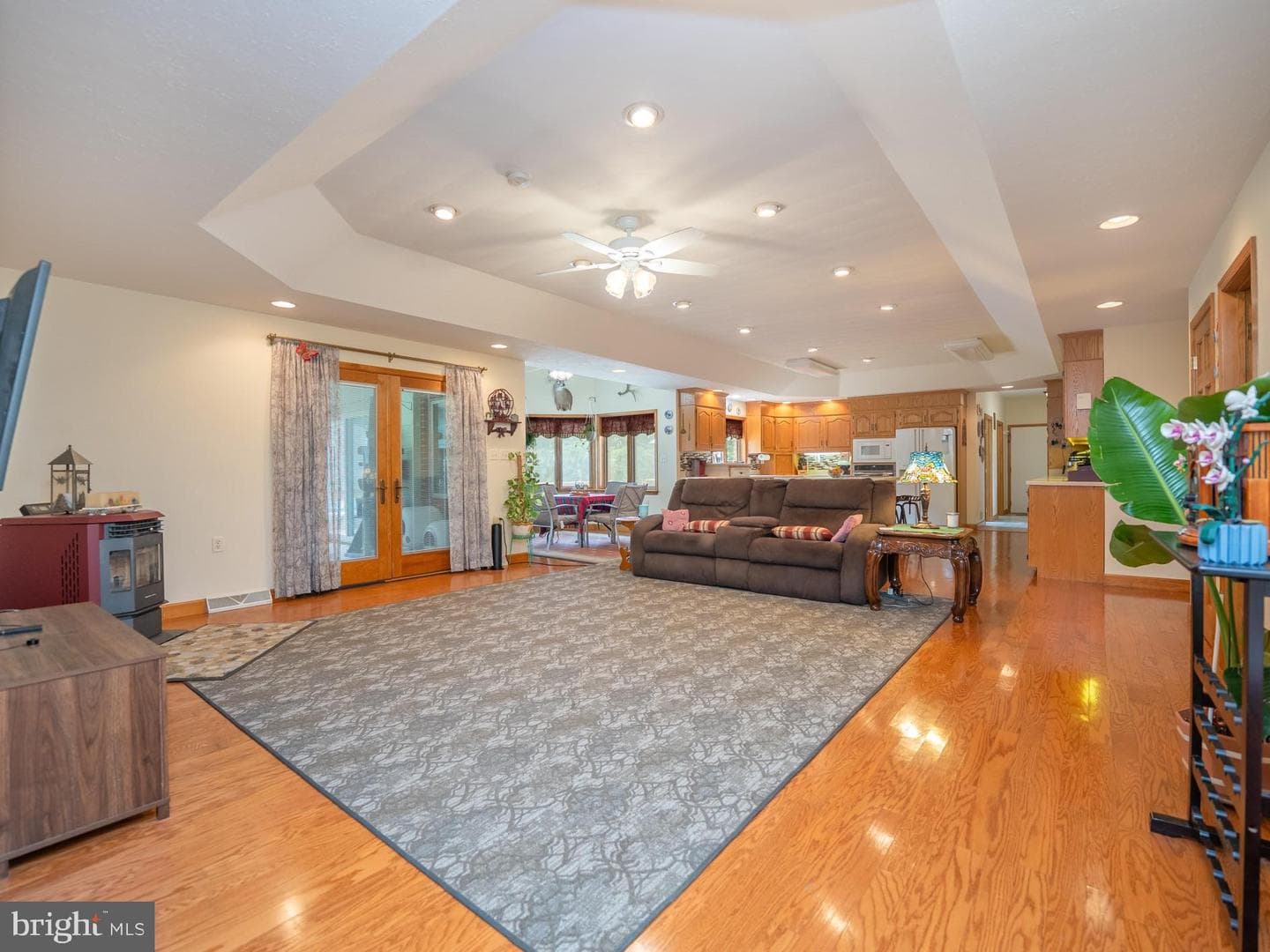 6426 Lincoln Way E photo 22