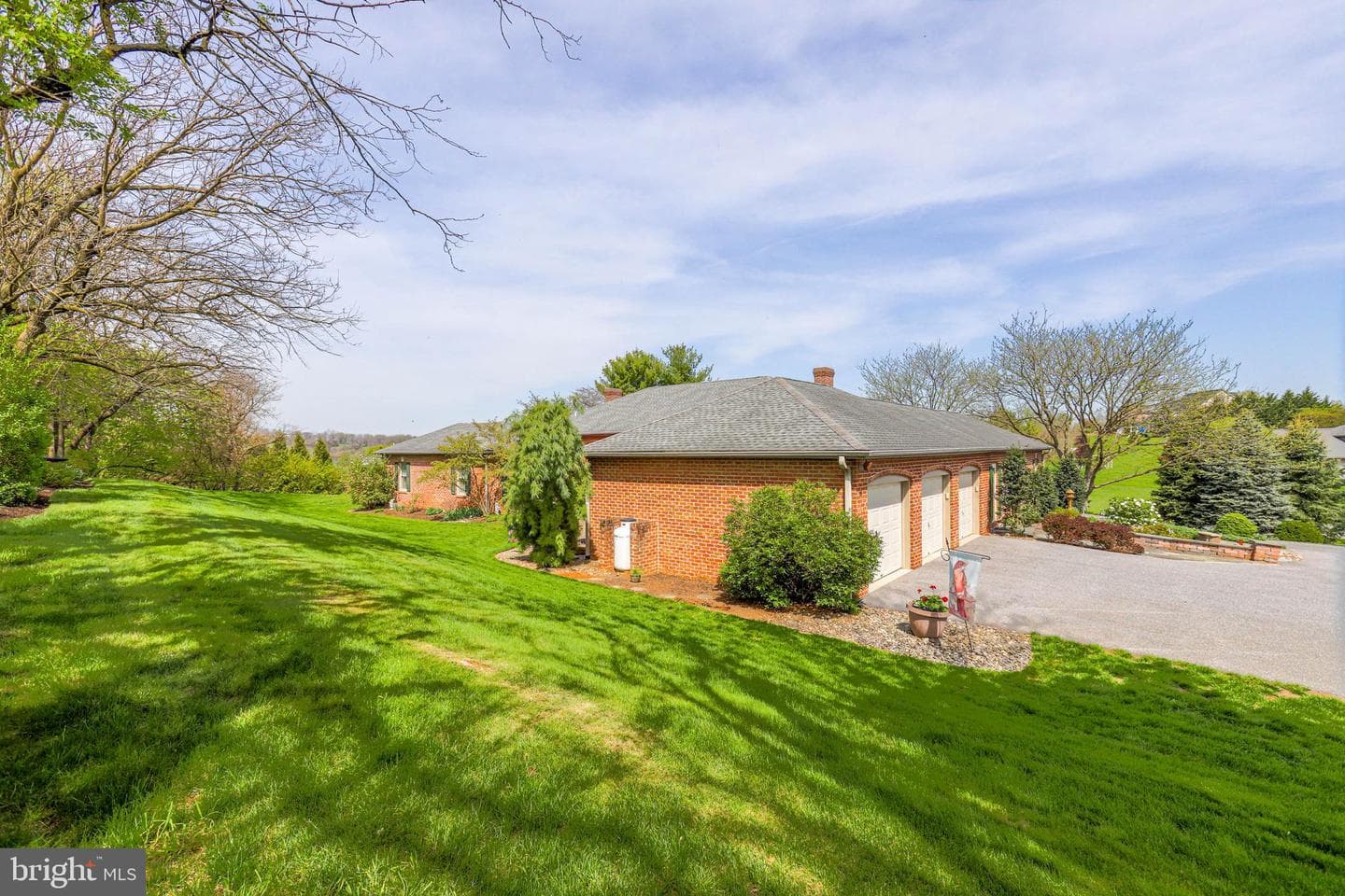 1558 Hearthside Drive photo 8
