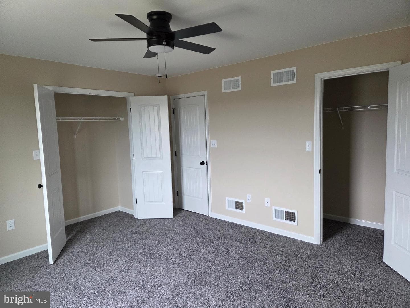 255 Grove Drive photo 4