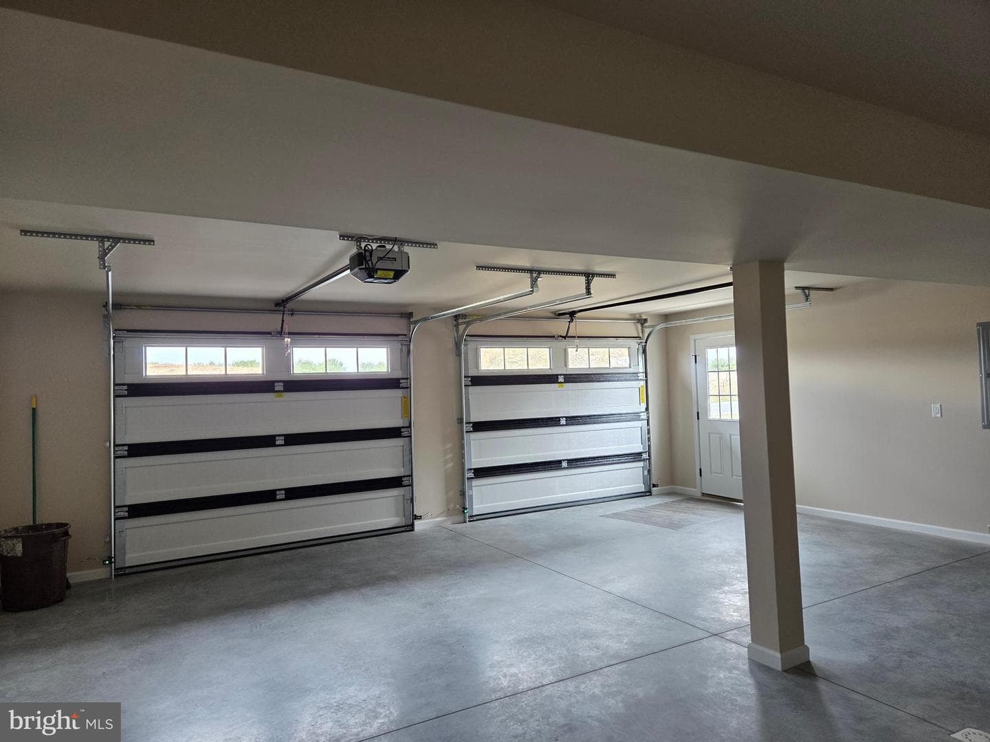 255 Grove Drive photo 9