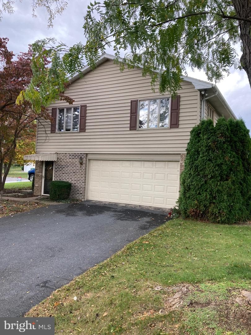 308 Wendy Drive photo 2