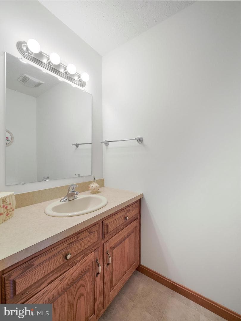 290 Leedy Way West W photo 13
