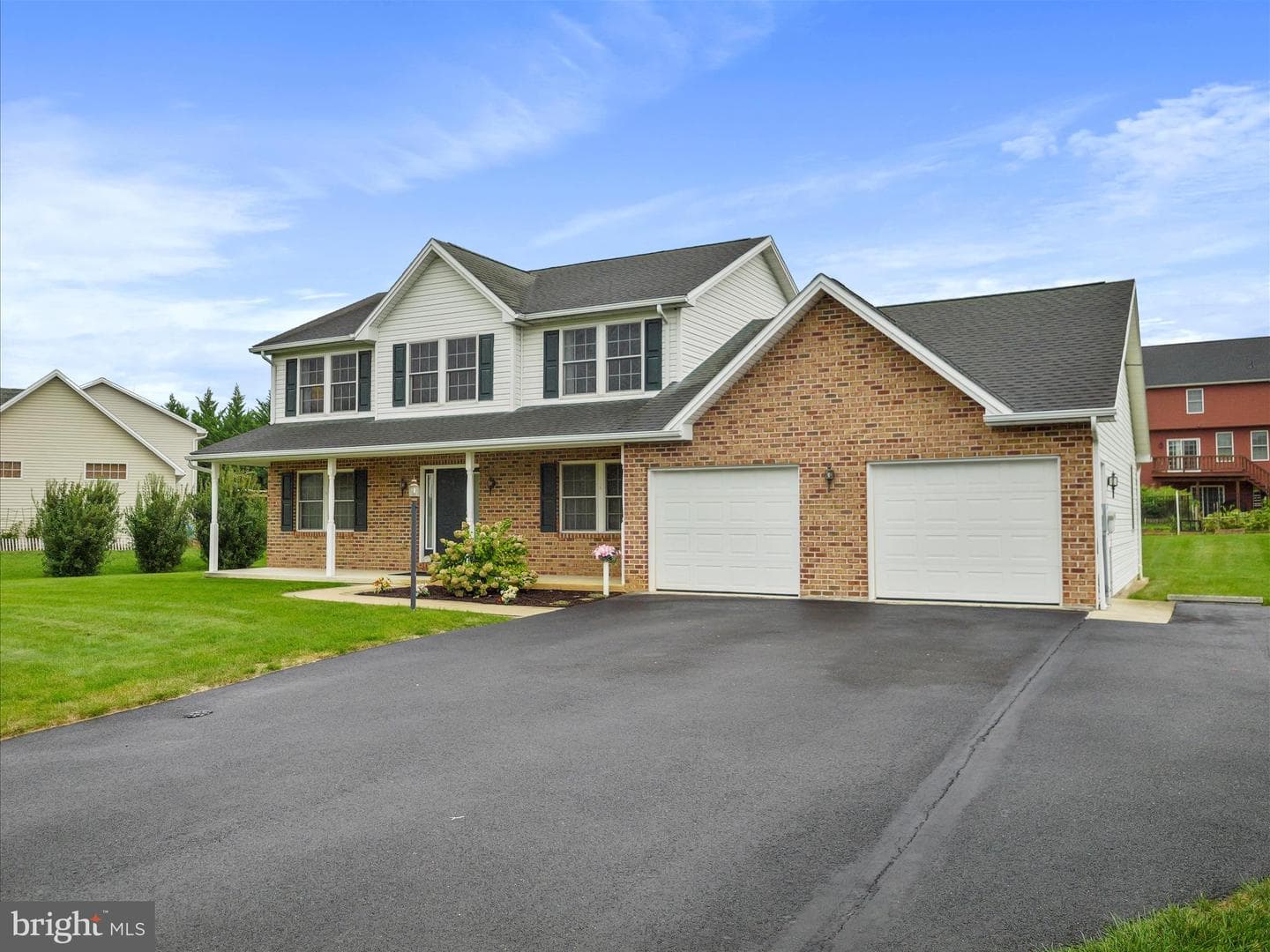290 Leedy Way West W photo 2