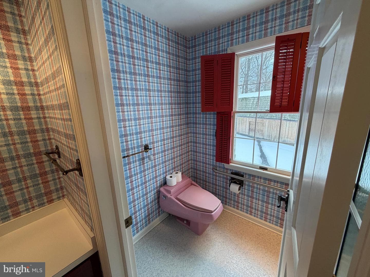 586 Crestwood Drive photo 98