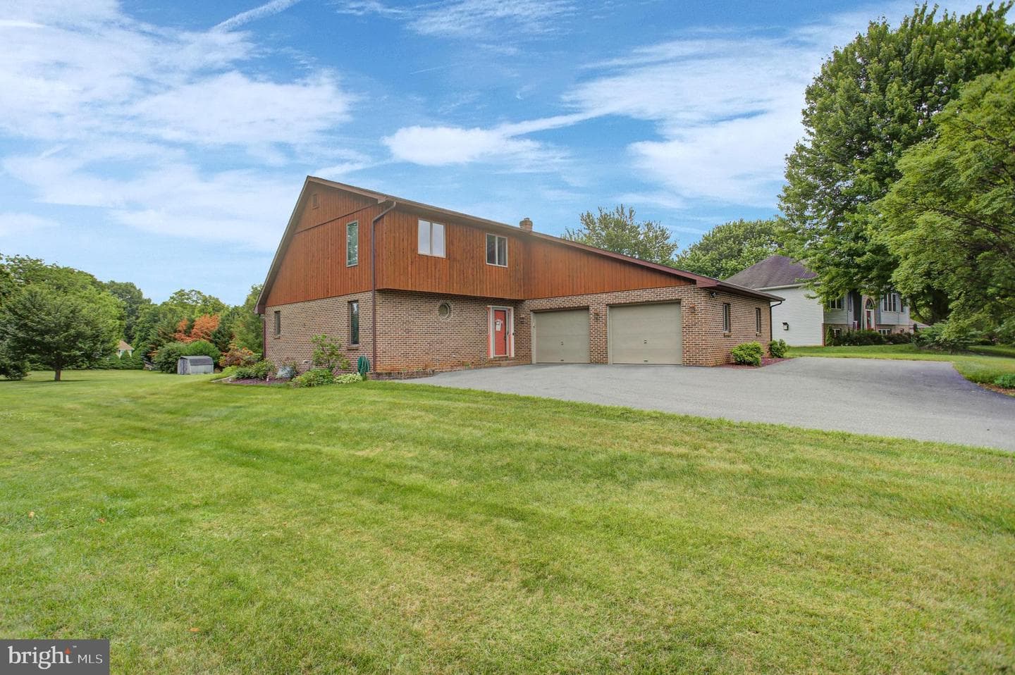 10050 Mccreary Road photo 3
