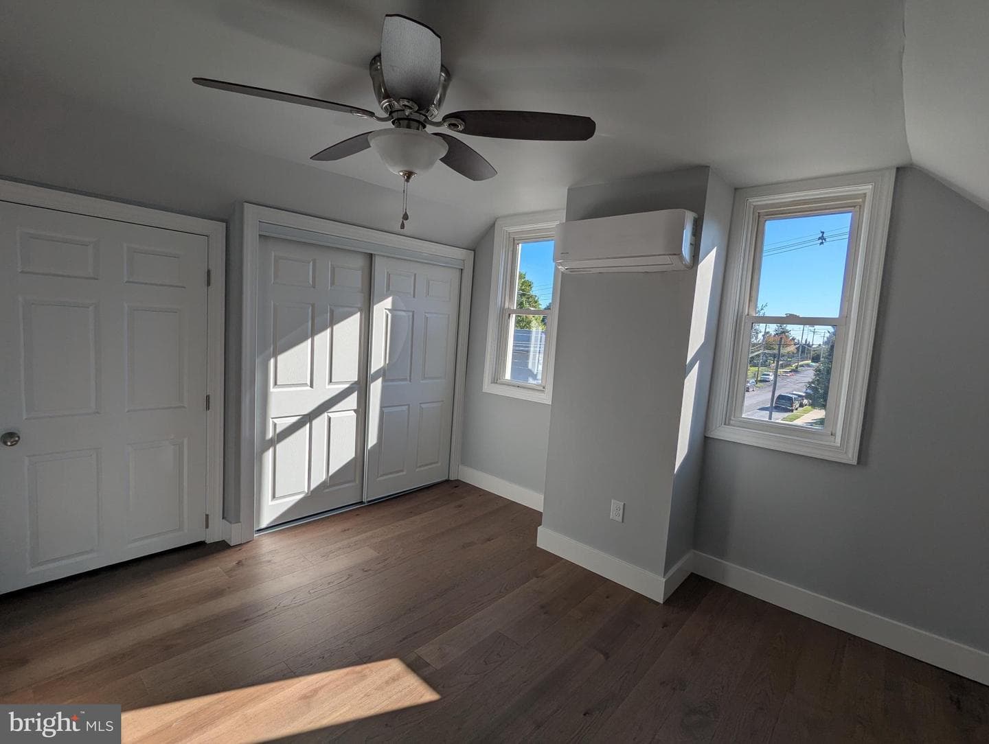 607 Pleasant Street photo 3