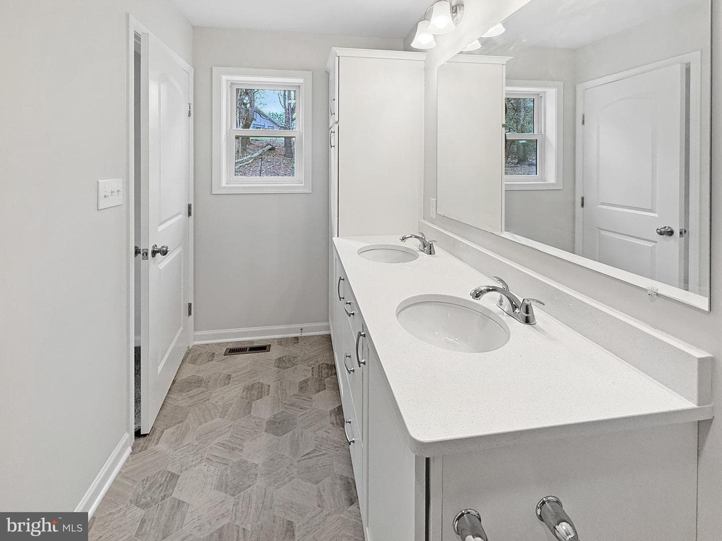 197 Echo Drive photo 36