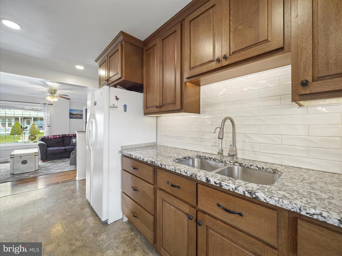 454 East King Street photo 10