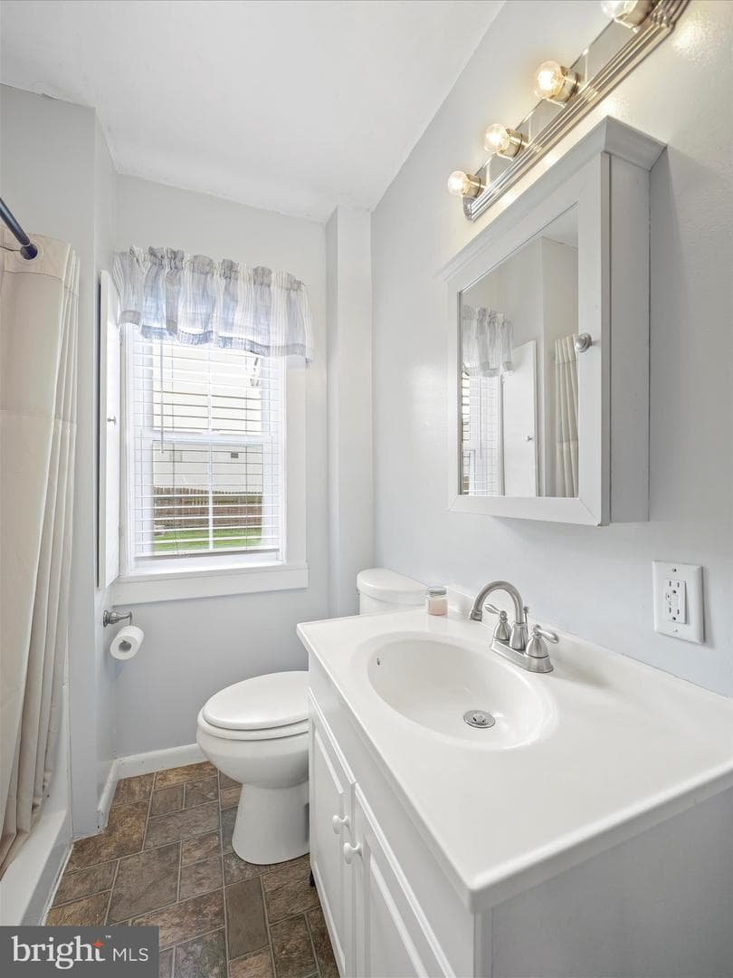 454 East King Street photo 16