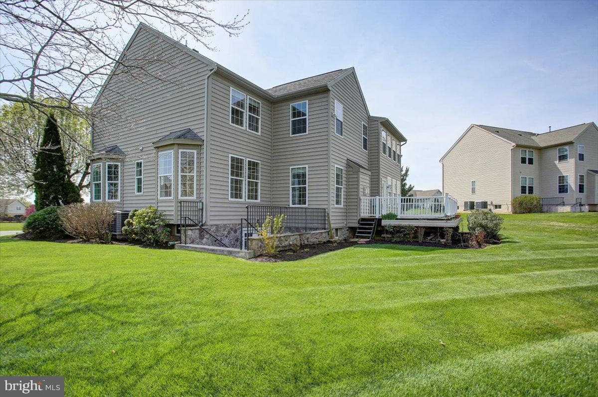 1223 E Pebblebrook Drive photo 8