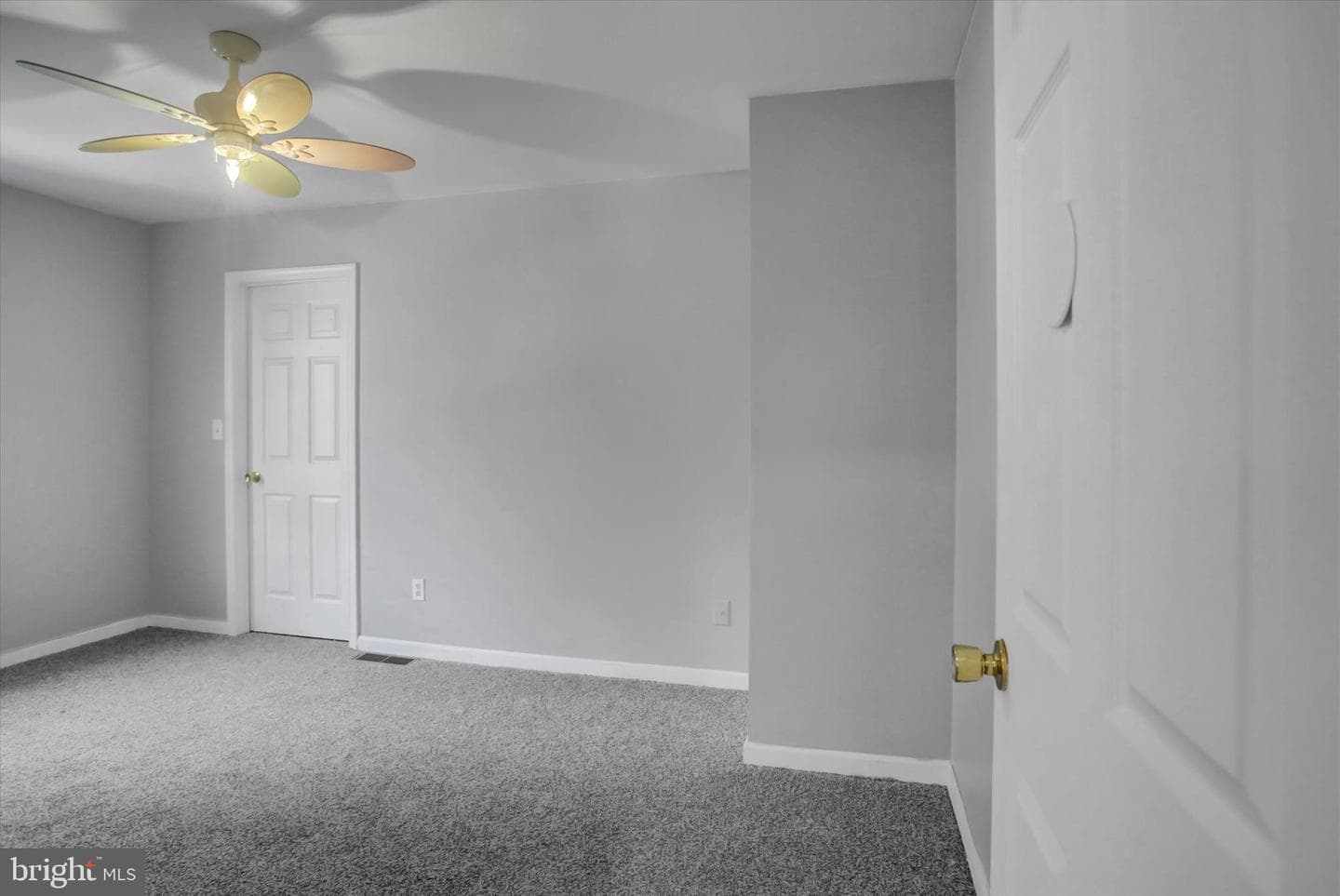 642 Eric Drive photo 30