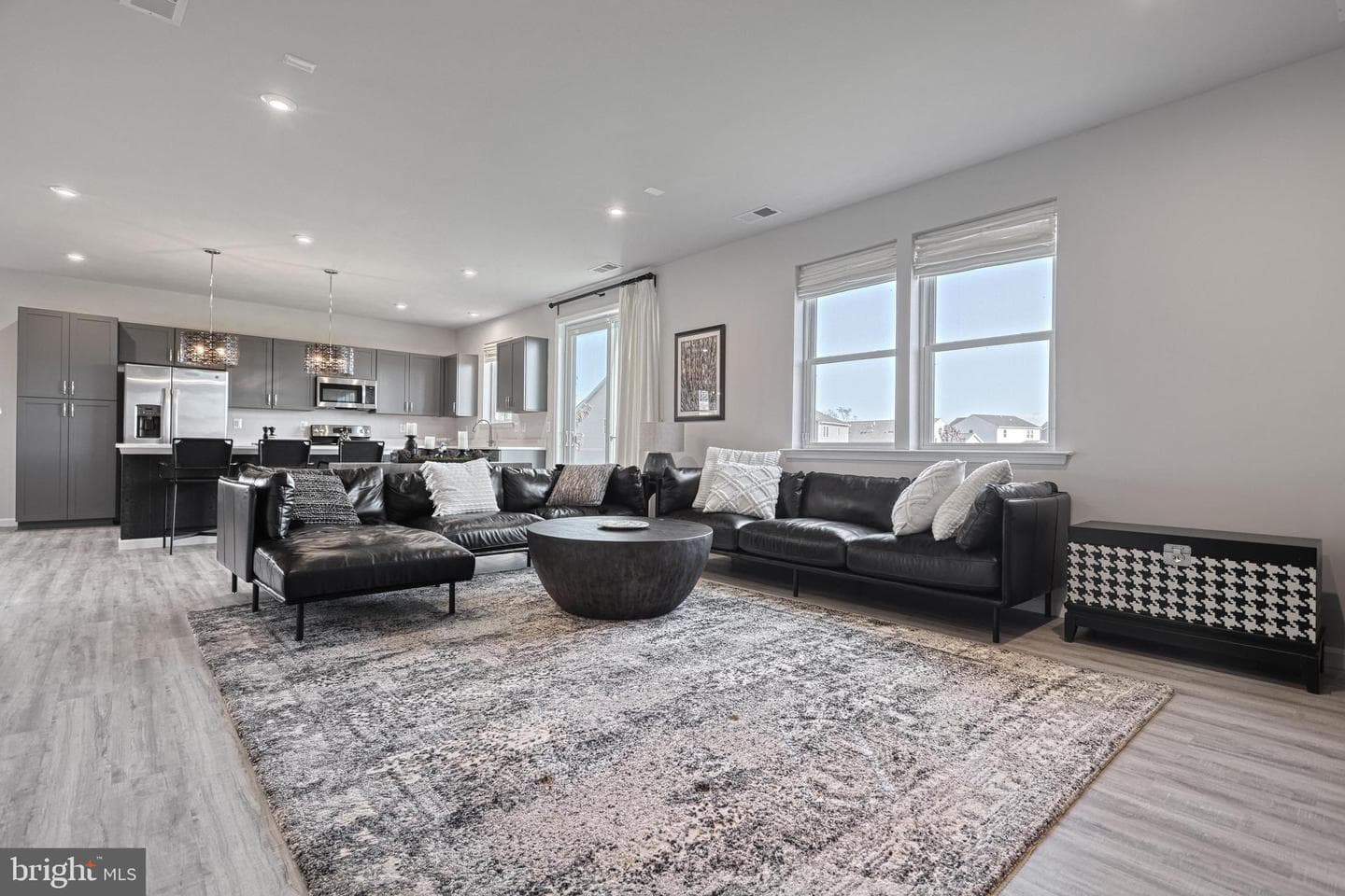 1555 Finch Drive photo 15