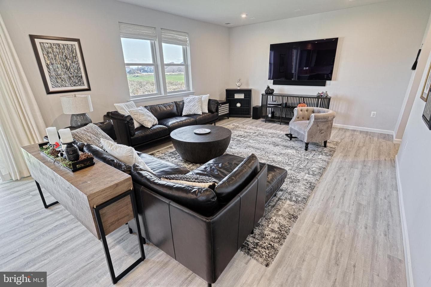 1555 Finch Drive photo 16