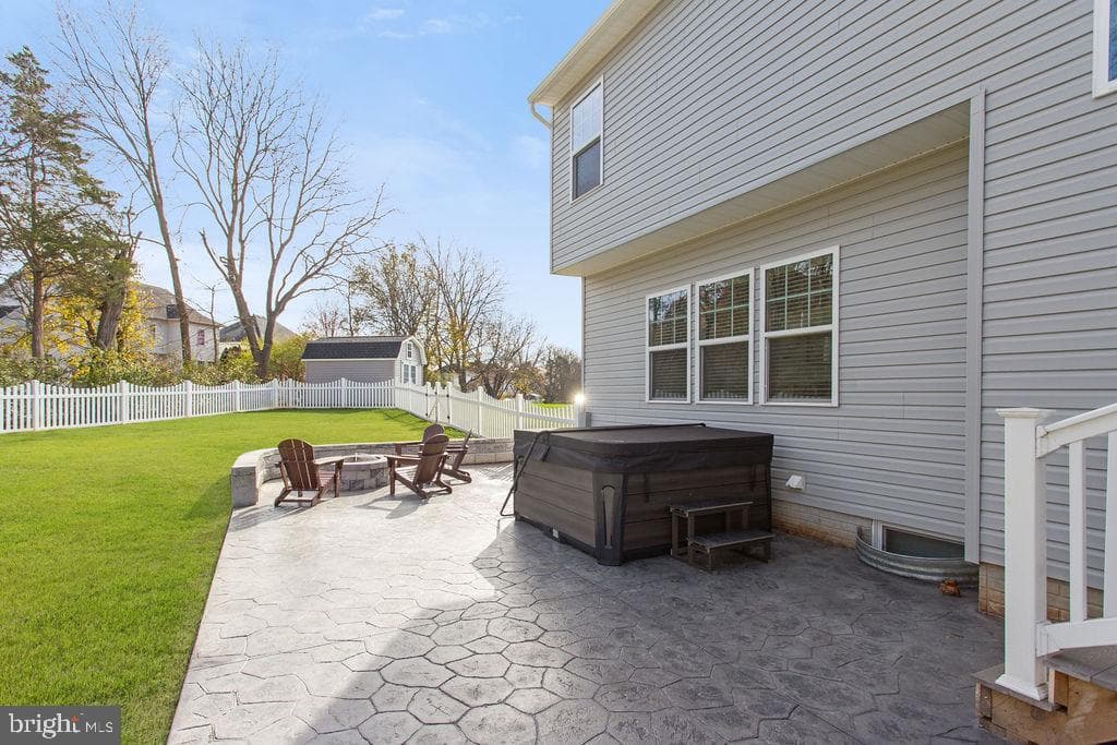 460 Paradise View Drive photo 6