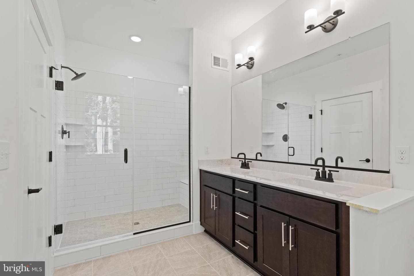 1401 Shannon Drive S photo 27
