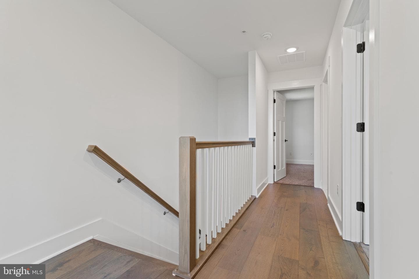 1401 Shannon Drive S photo 32