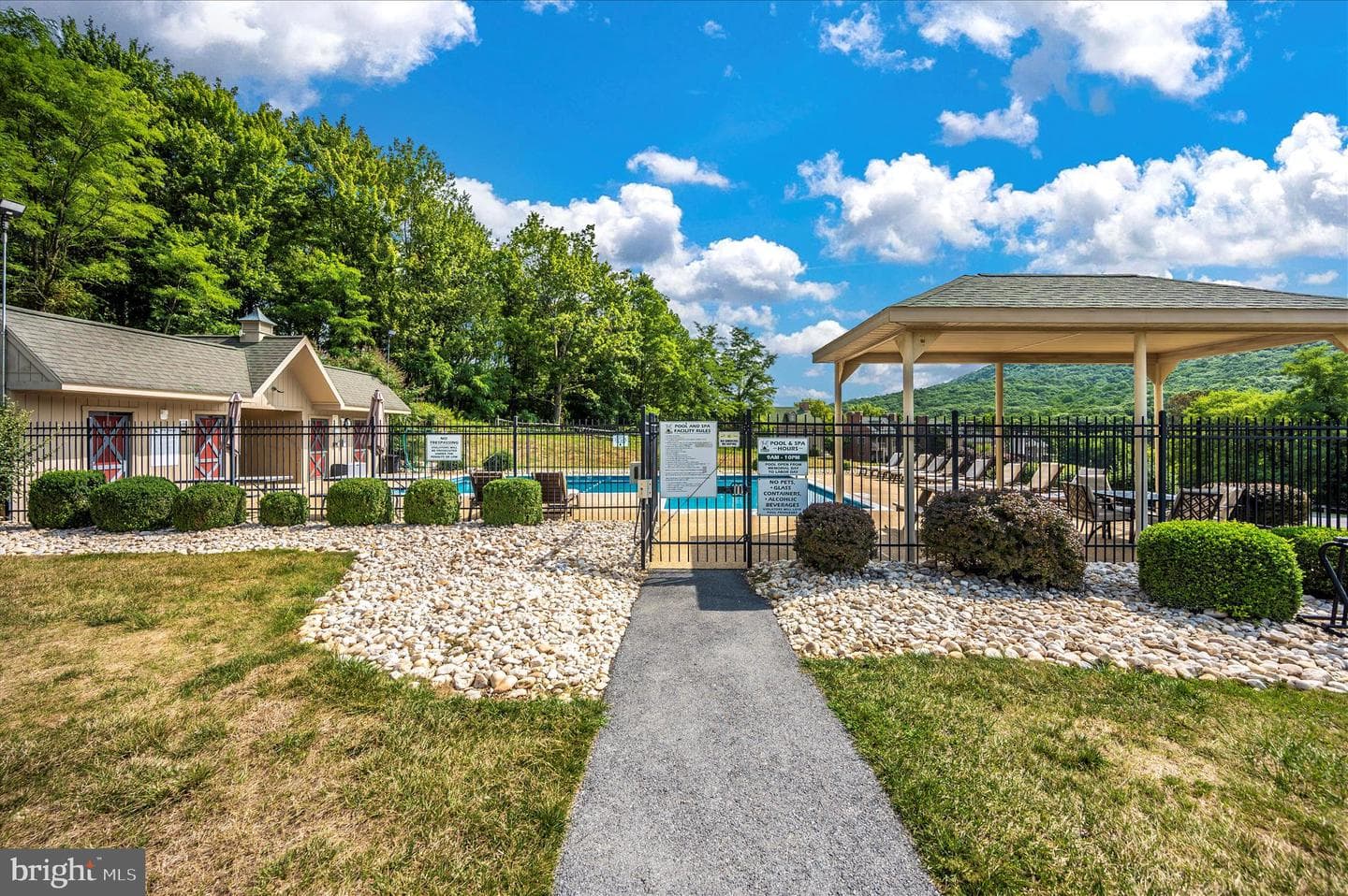13856 Pond View Lane photo 59