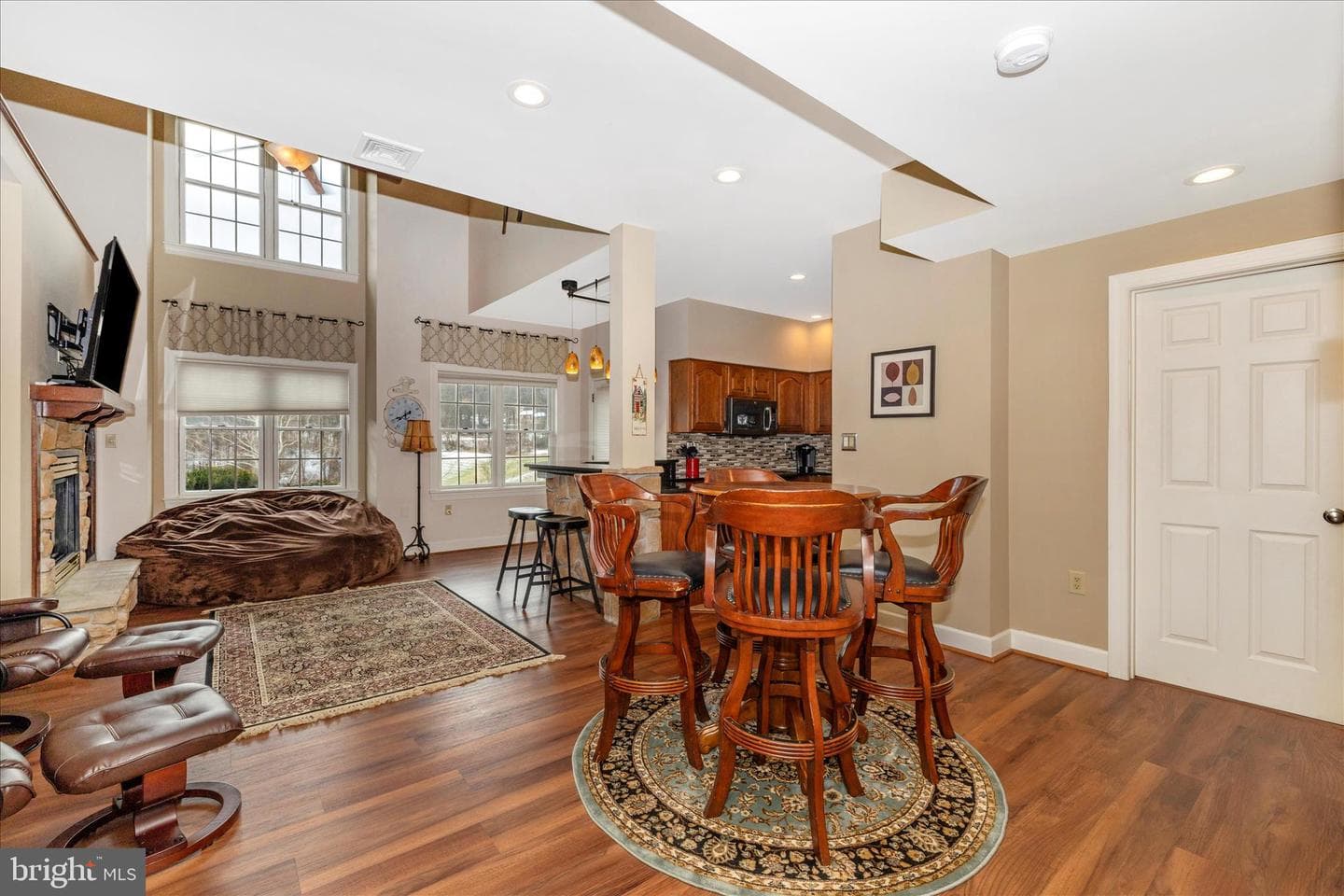 13856 Pond View Lane photo 8
