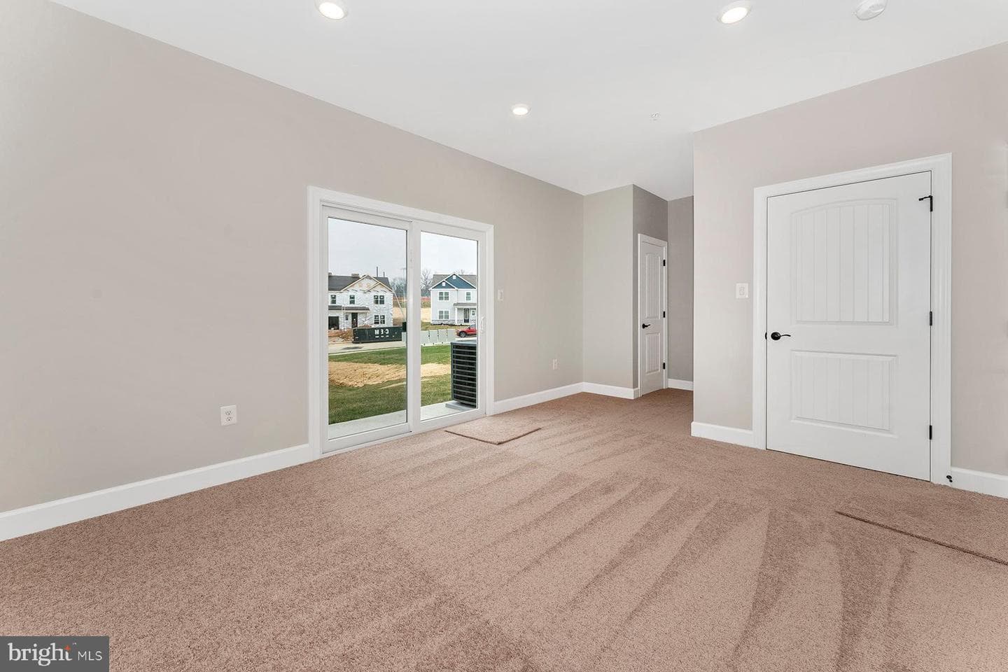 539 Abigail Avenue photo 7