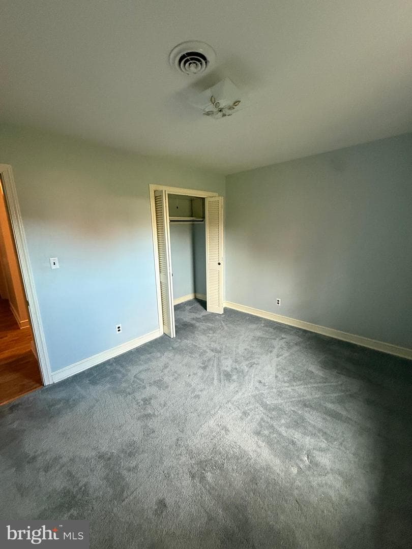 300 N Franklin Street photo 22